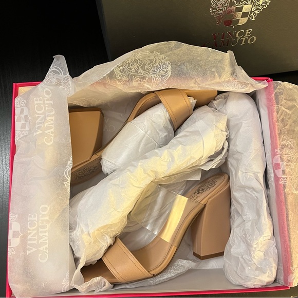 NIB Vince Camuto Felima heels pumps Sz 37.5 - Picture 2 of 8